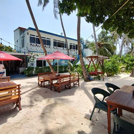 Batuta Maldives Surf View Hotell Thulusdhoo Exteriör bild