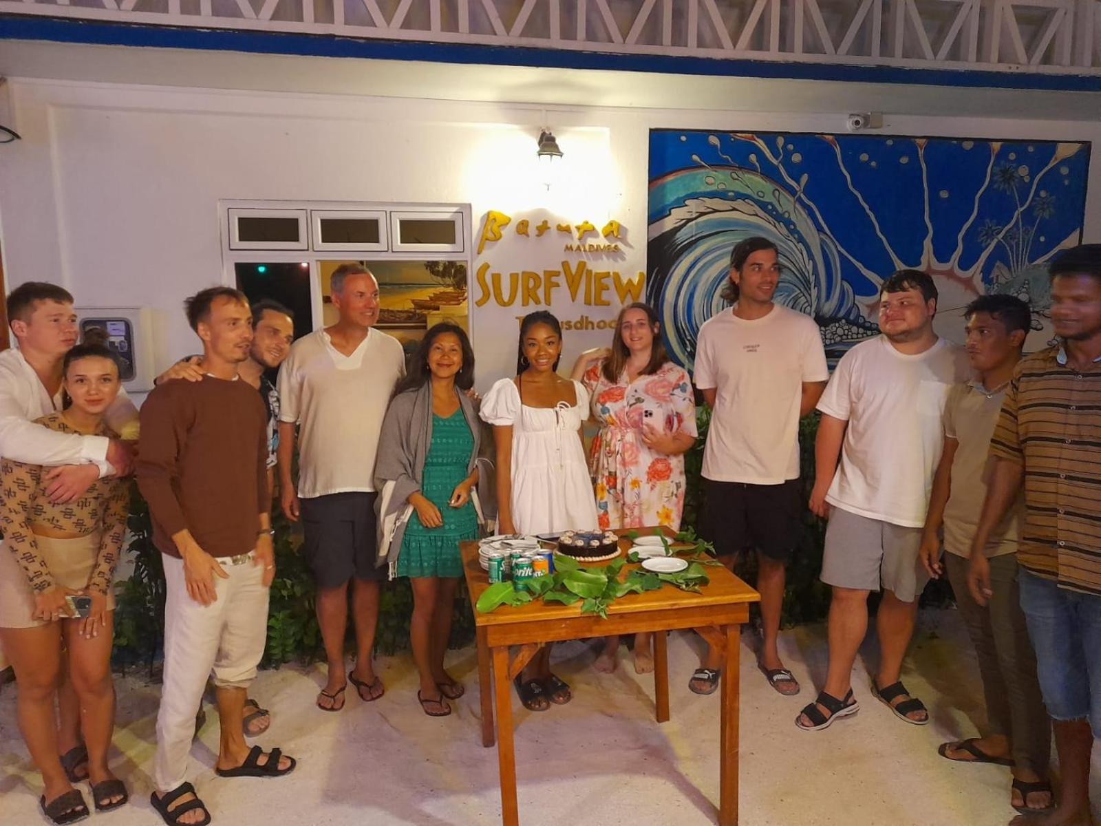Batuta Maldives Surf View Hotell Thulusdhoo Exteriör bild
