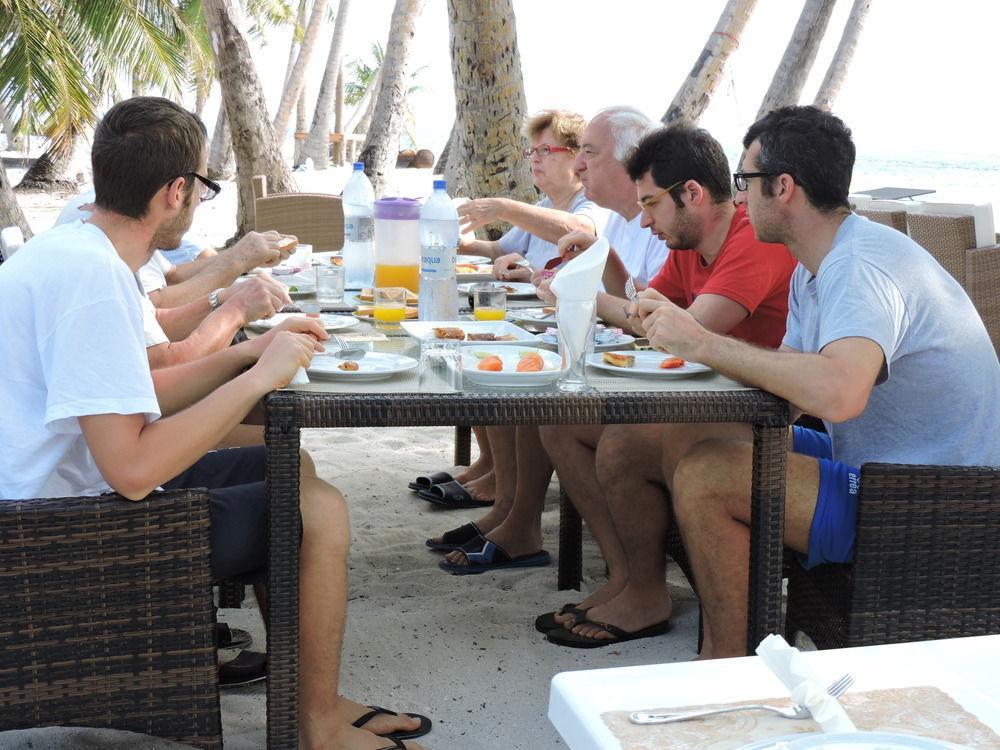 Batuta Maldives Surf View Hotell Thulusdhoo Exteriör bild