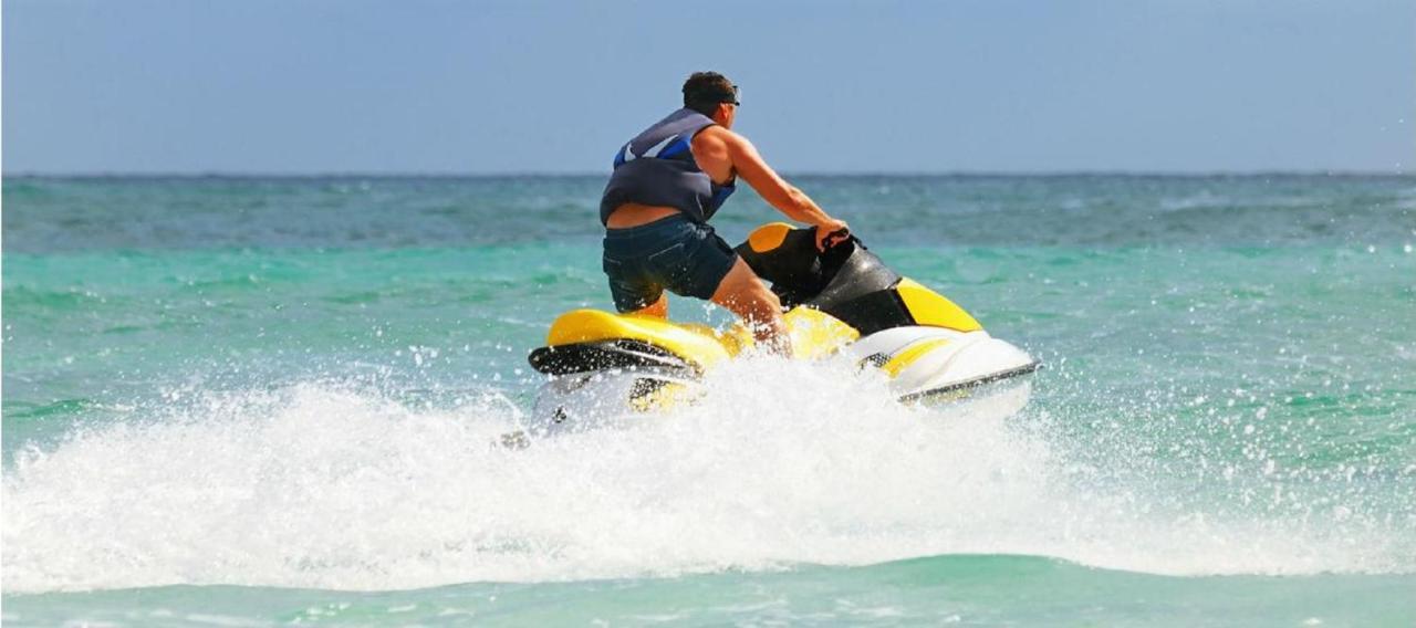 Batuta Maldives Surf View Hotell Thulusdhoo Exteriör bild