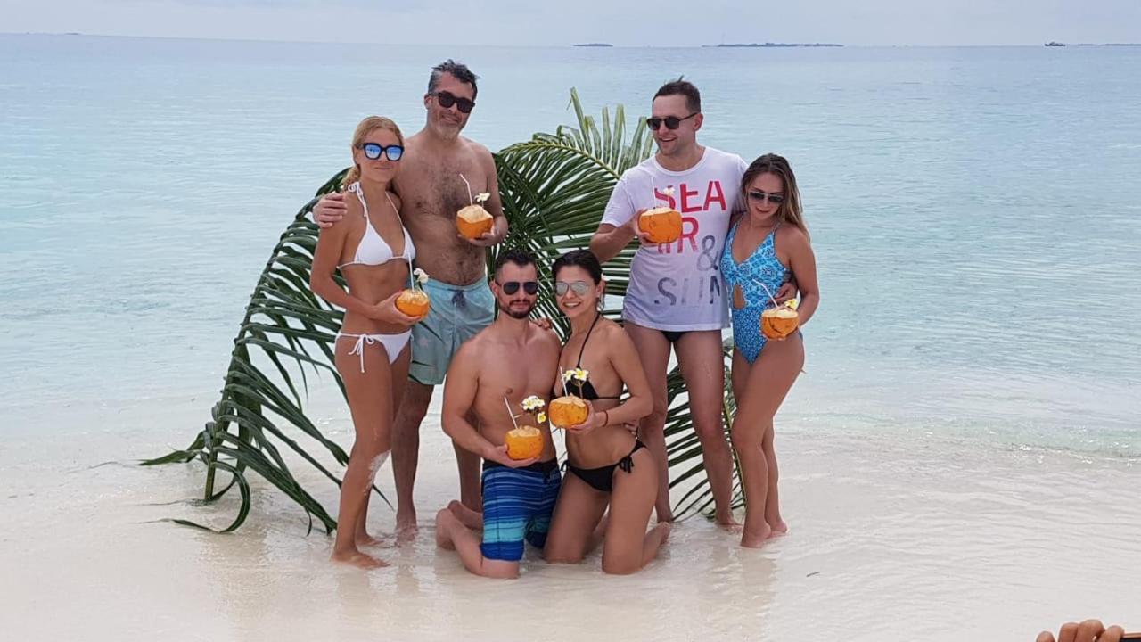Batuta Maldives Surf View Hotell Thulusdhoo Exteriör bild
